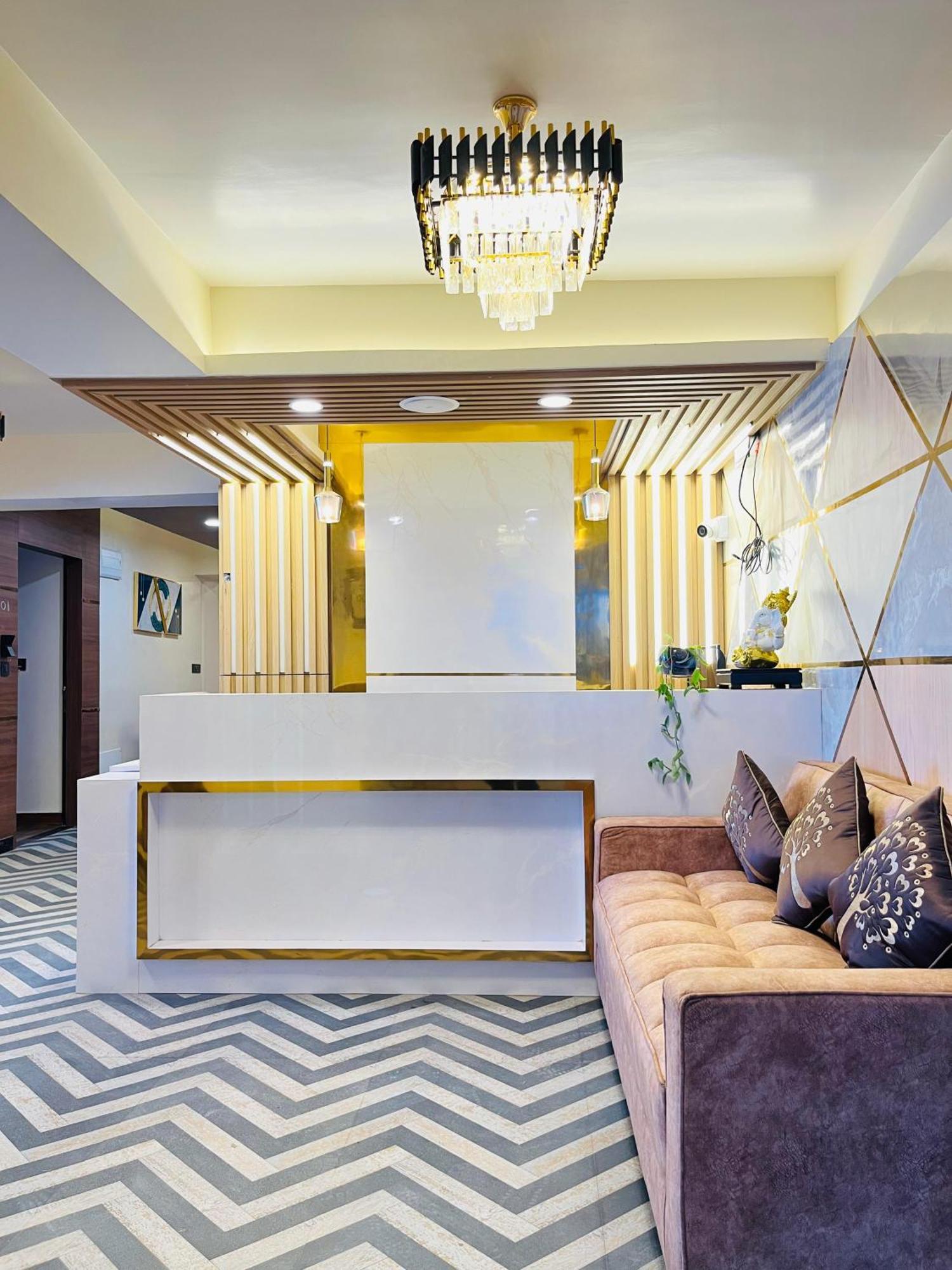 Luxury Stay At Hotel Broadway Boutique Mall Road Chowrasta Near Mahakal Temple 다르질링 외부 사진