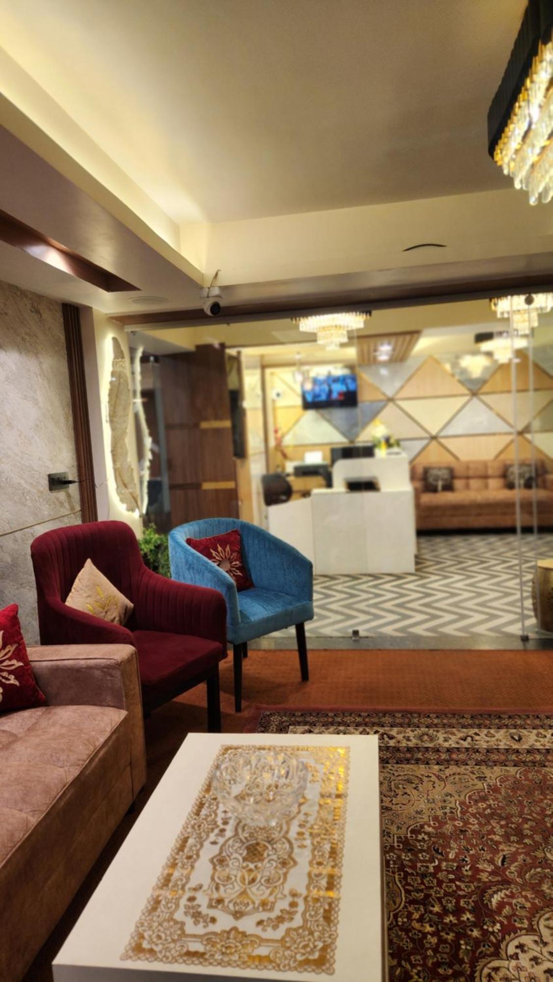 Luxury Stay At Hotel Broadway Boutique Mall Road Chowrasta Near Mahakal Temple 다르질링 외부 사진